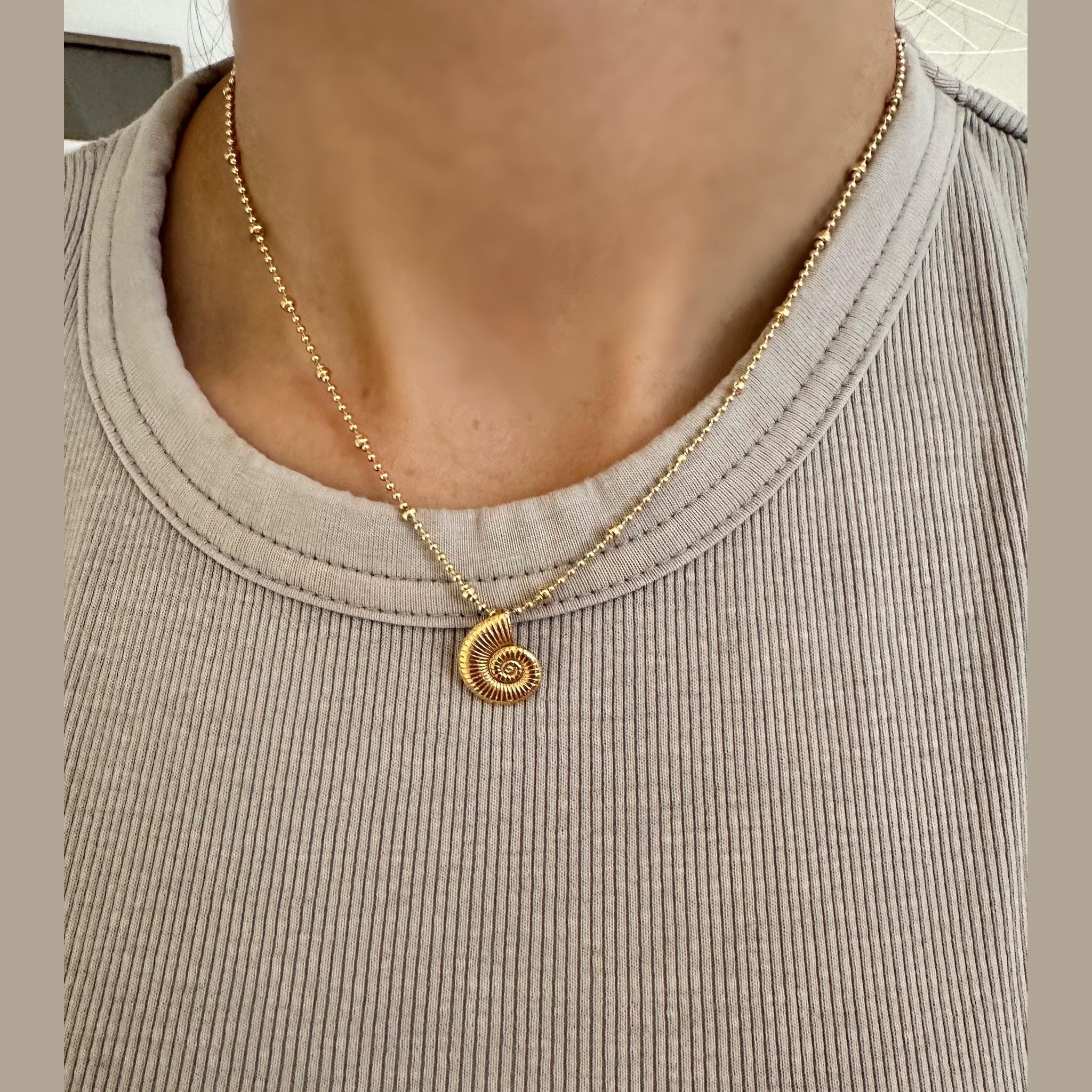 18k Gold Filled Sea Shell Necklace - Dainty Beach Jewelry